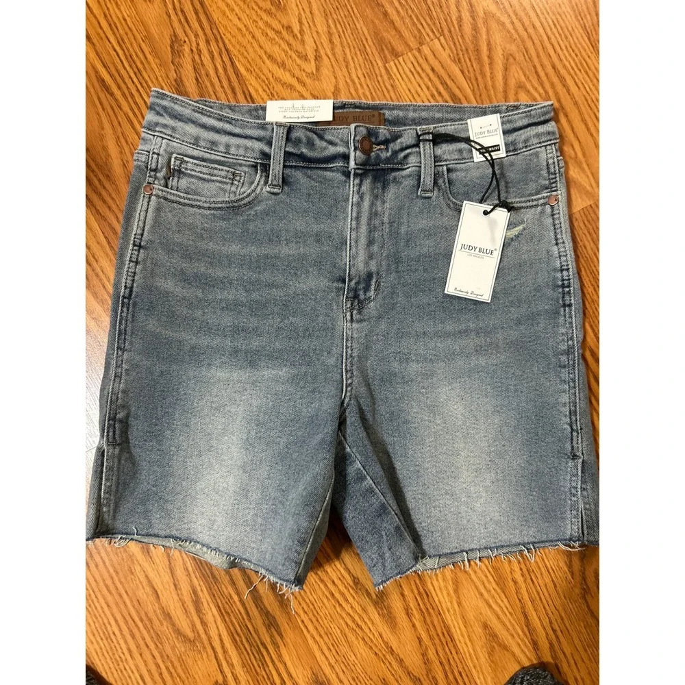 Judy Blue High Waist Denim Shorts Frayed Hem Light Wash Size L, New - Picture 1 of 4